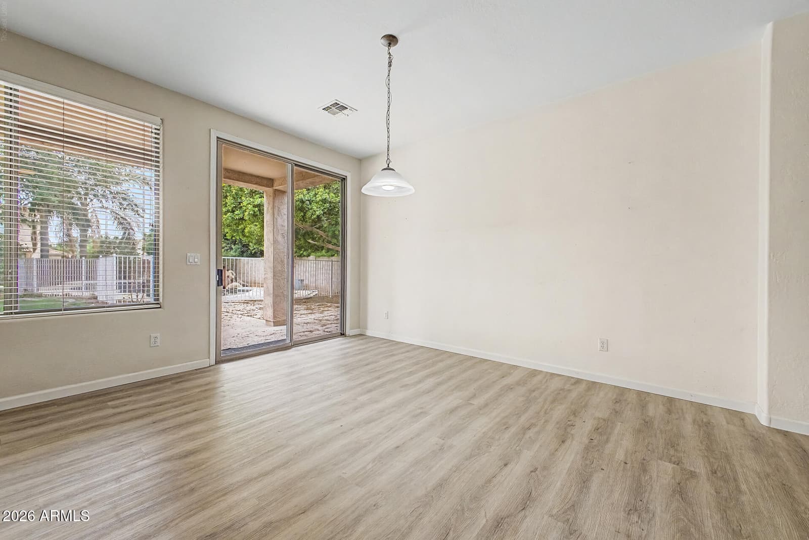 4037 W KELTON Avenue, Phoenix, AZ 85053 — photo 14 of 44