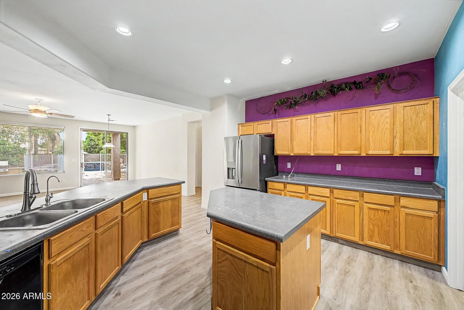 4037 W KELTON Avenue, Phoenix, AZ 85053 — photo 19 of 44