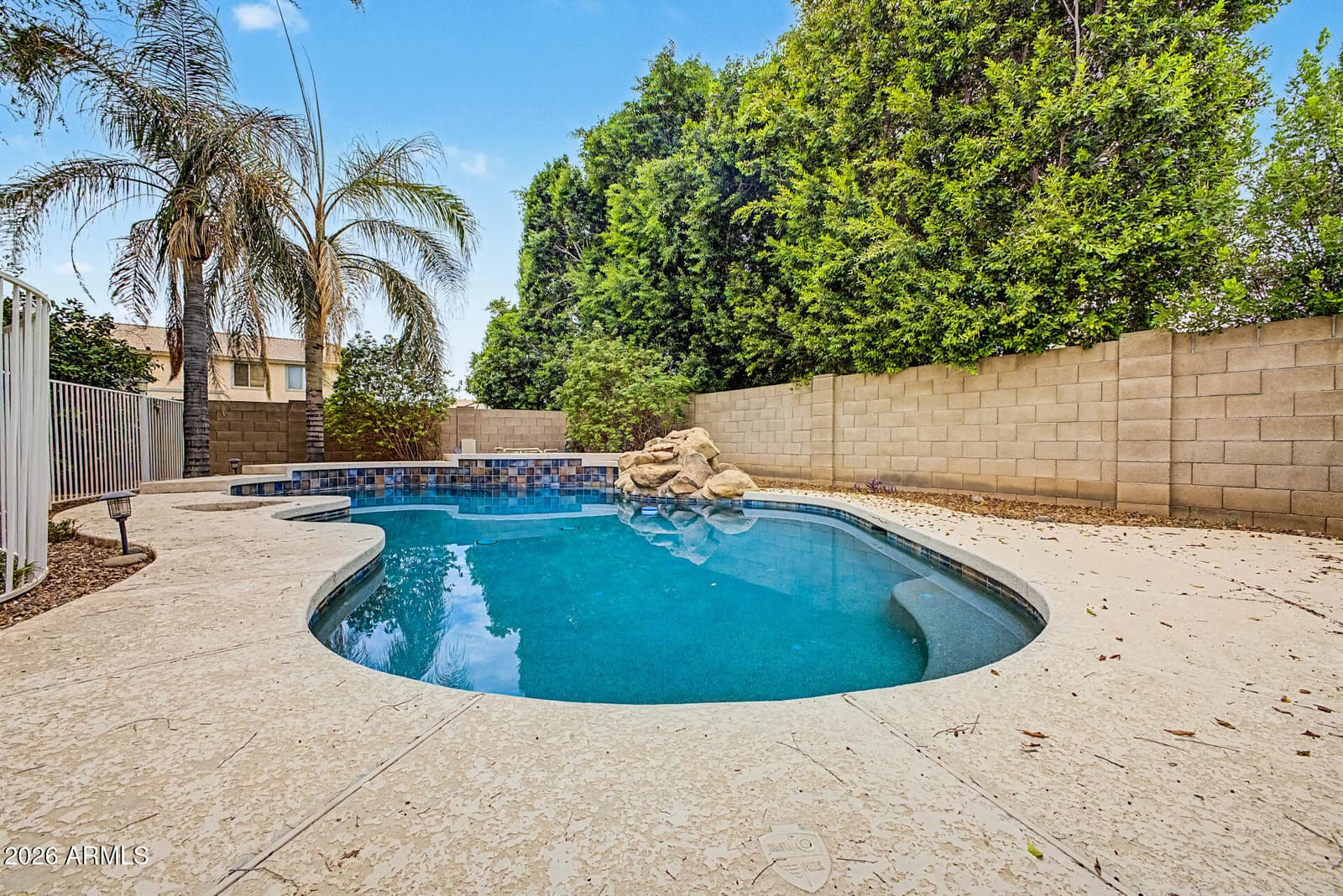 4037 W KELTON Avenue, Phoenix, AZ 85053 — photo 40 of 44