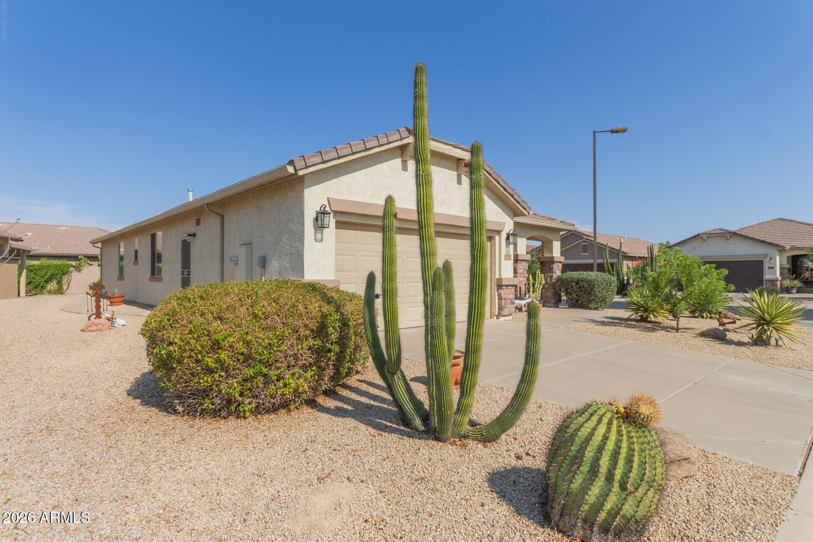 193 W LATIGO Circle, San Tan Valley, AZ 85143 — photo 31 of 45