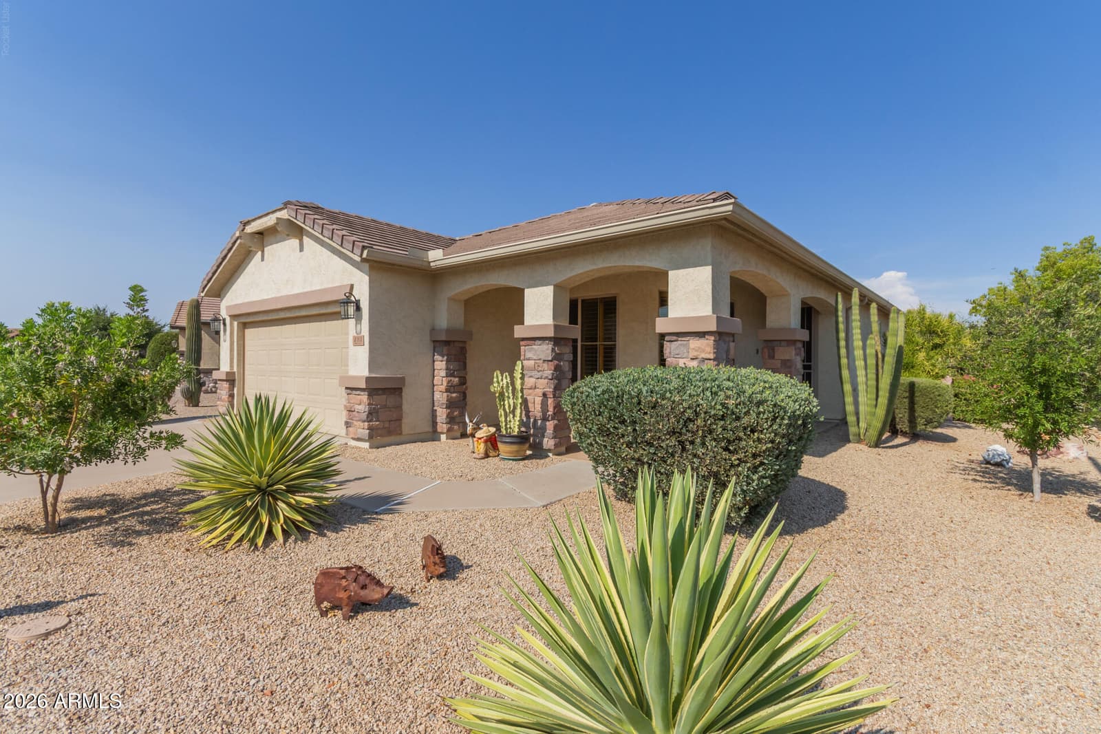 193 W LATIGO Circle, San Tan Valley, AZ 85143 — photo 3 of 45