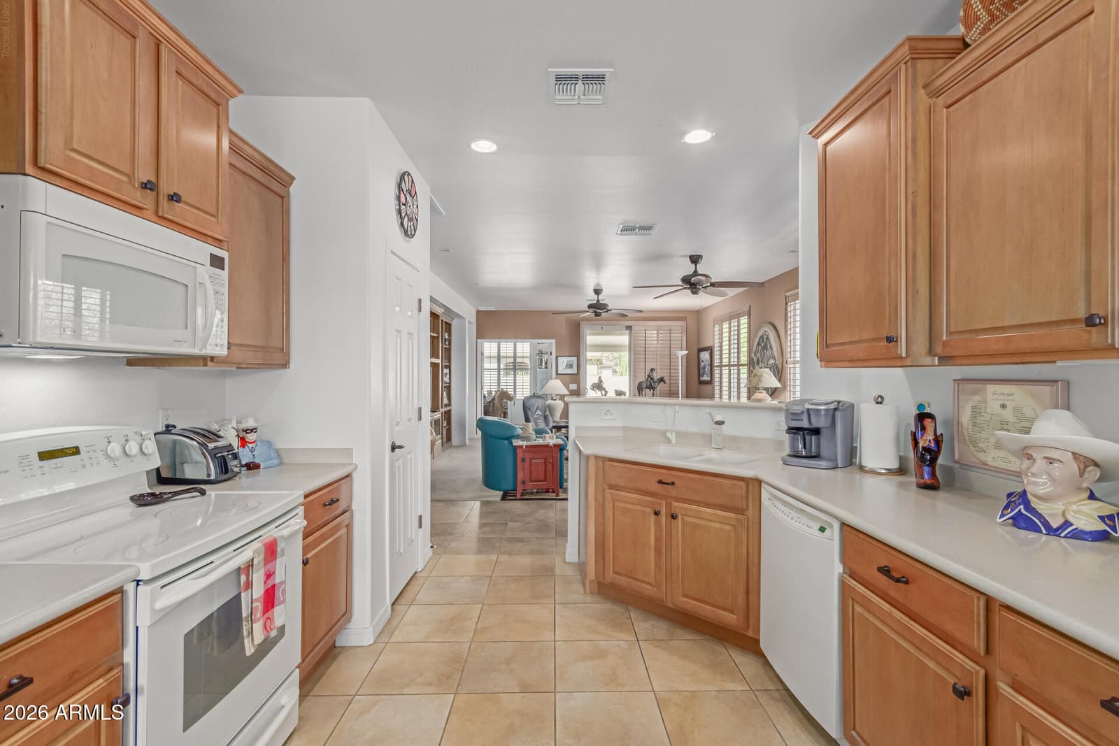 193 W LATIGO Circle, San Tan Valley, AZ 85143 — photo 10 of 45