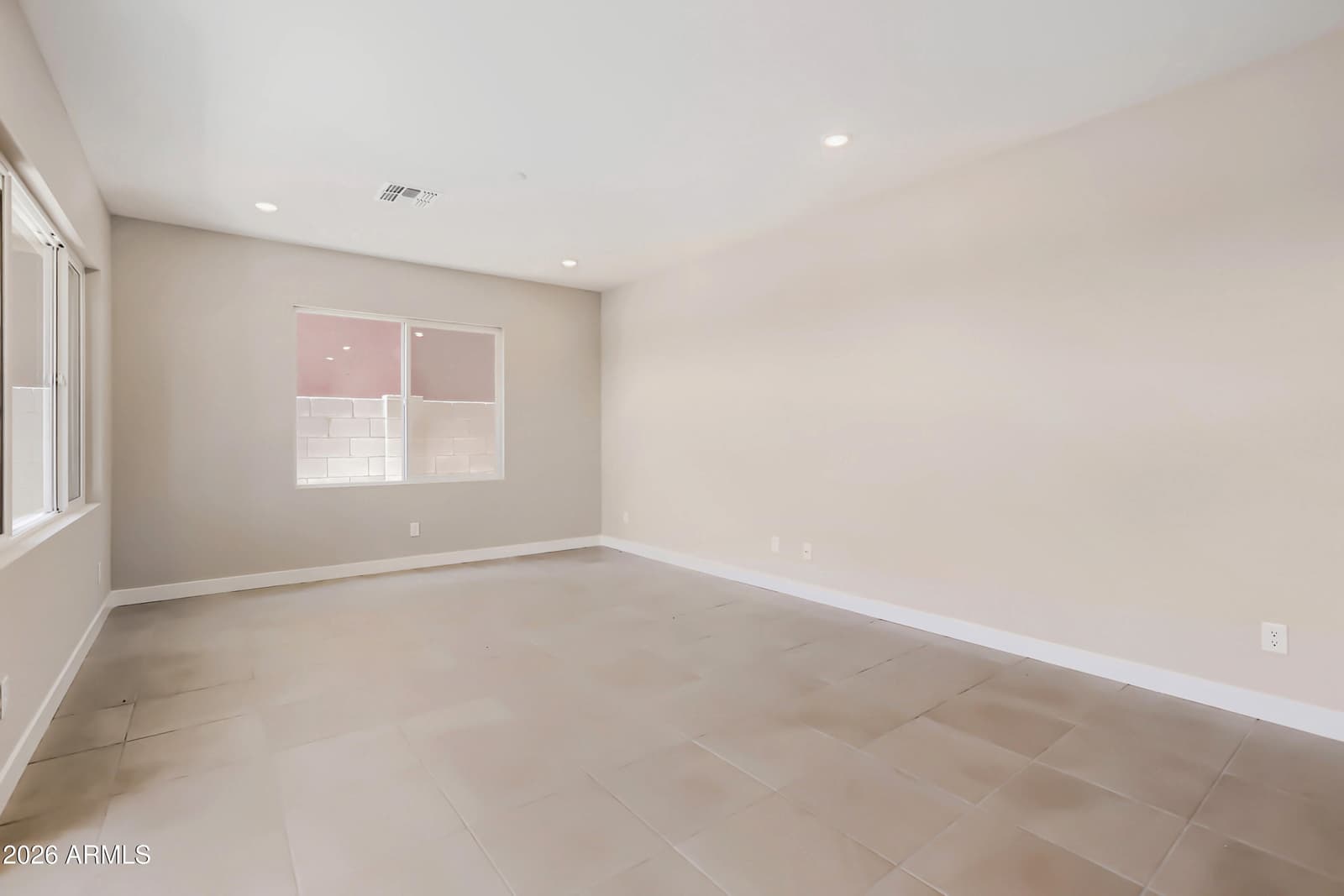 1834 E KRAMER Street, Mesa, AZ 85203 — photo 8 of 33