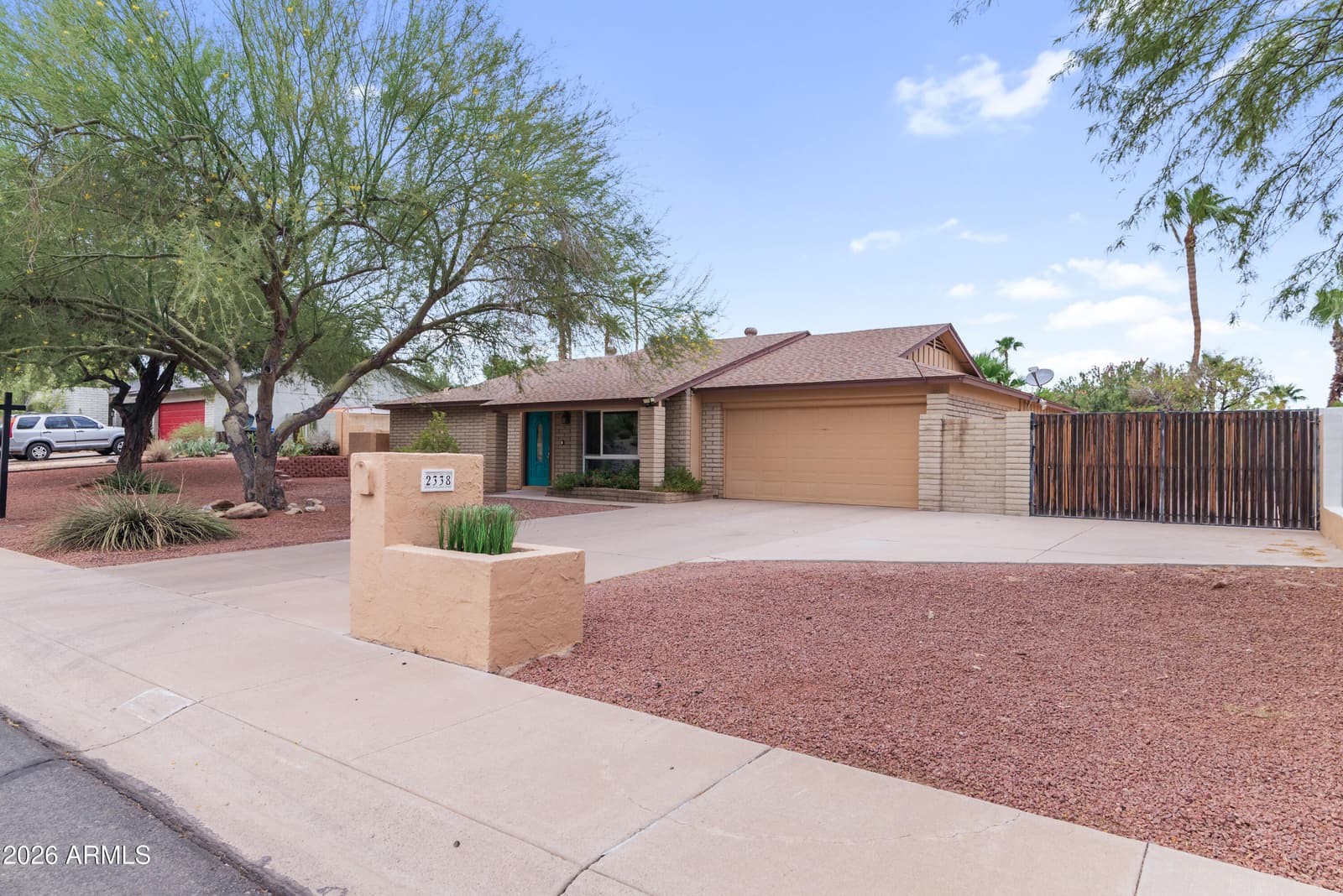 2338 E YUCCA Street, Phoenix, AZ 85028 — photo 5 of 49