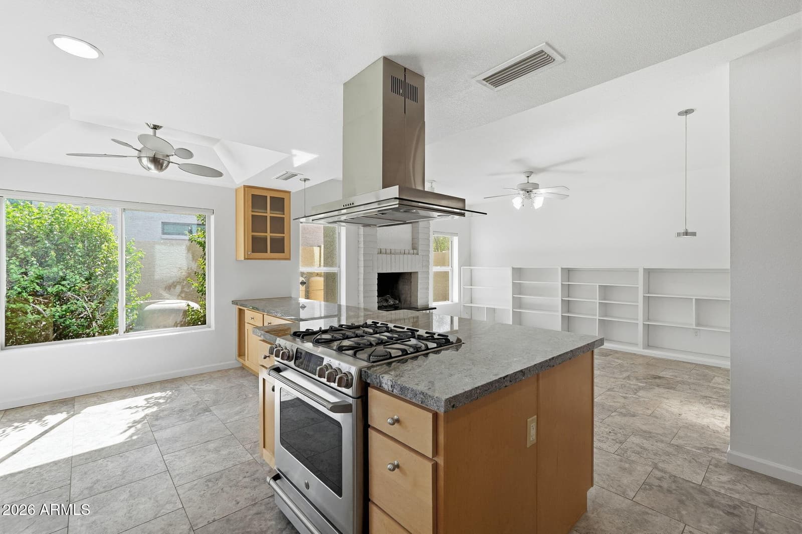 10587 E PALOMINO Road, Scottsdale, AZ 85258 — photo 17 of 38