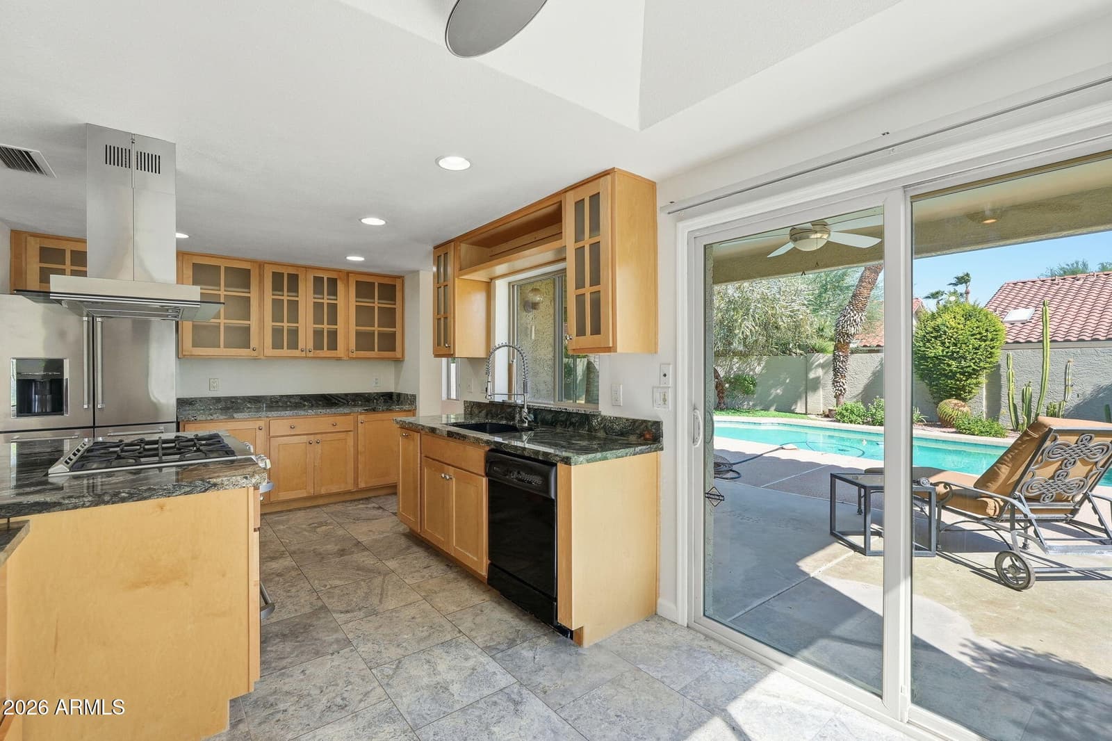 10587 E PALOMINO Road, Scottsdale, AZ 85258 — photo 13 of 38