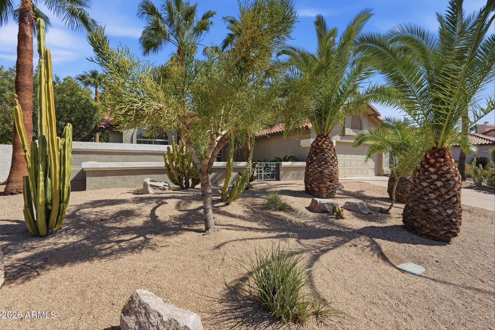 10587 E PALOMINO Road, Scottsdale, AZ 85258 — photo 7 of 38