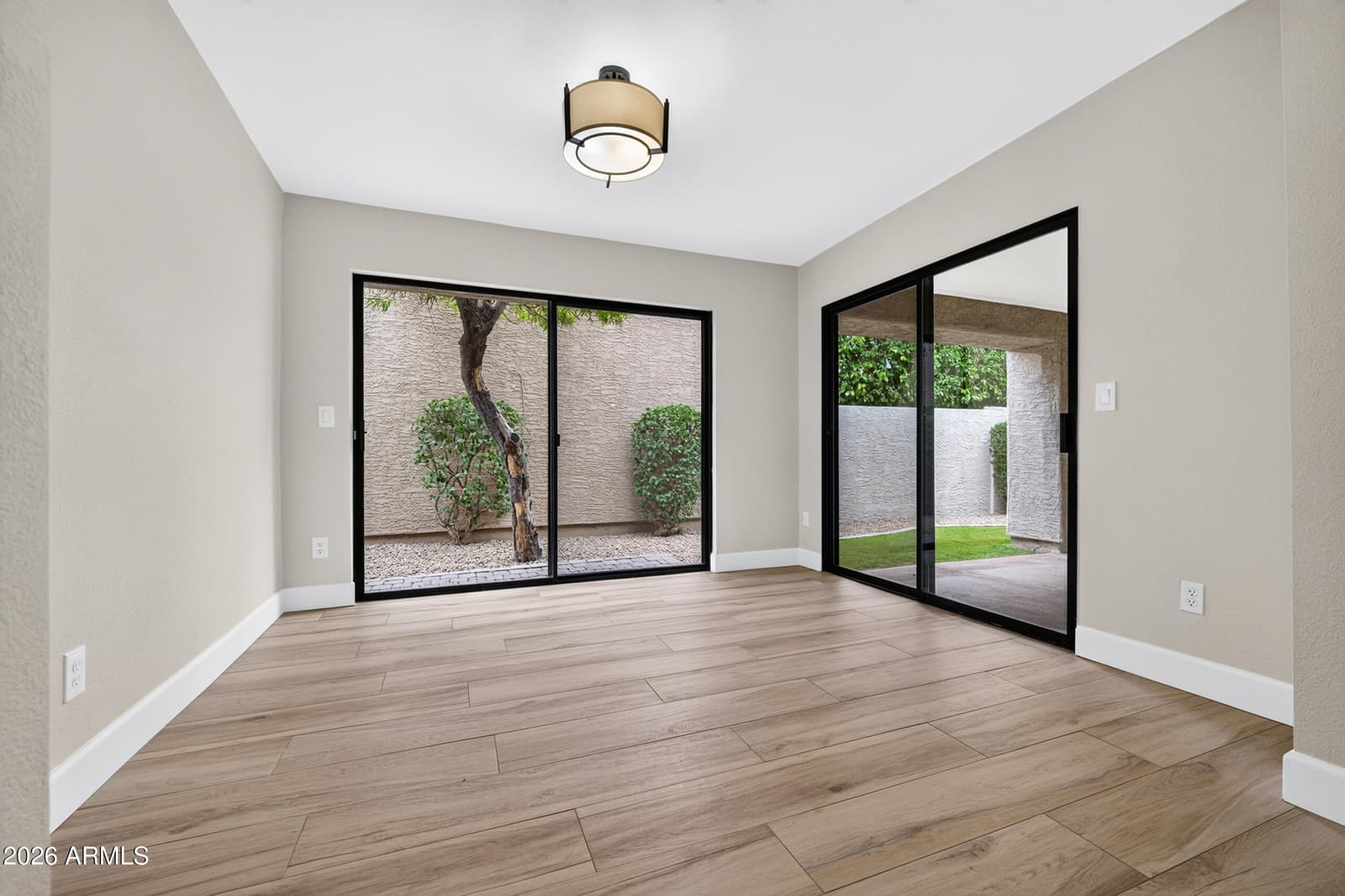 10061 E CALLE DE CIELO Circle, Scottsdale, AZ 85258 — photo 11 of 34