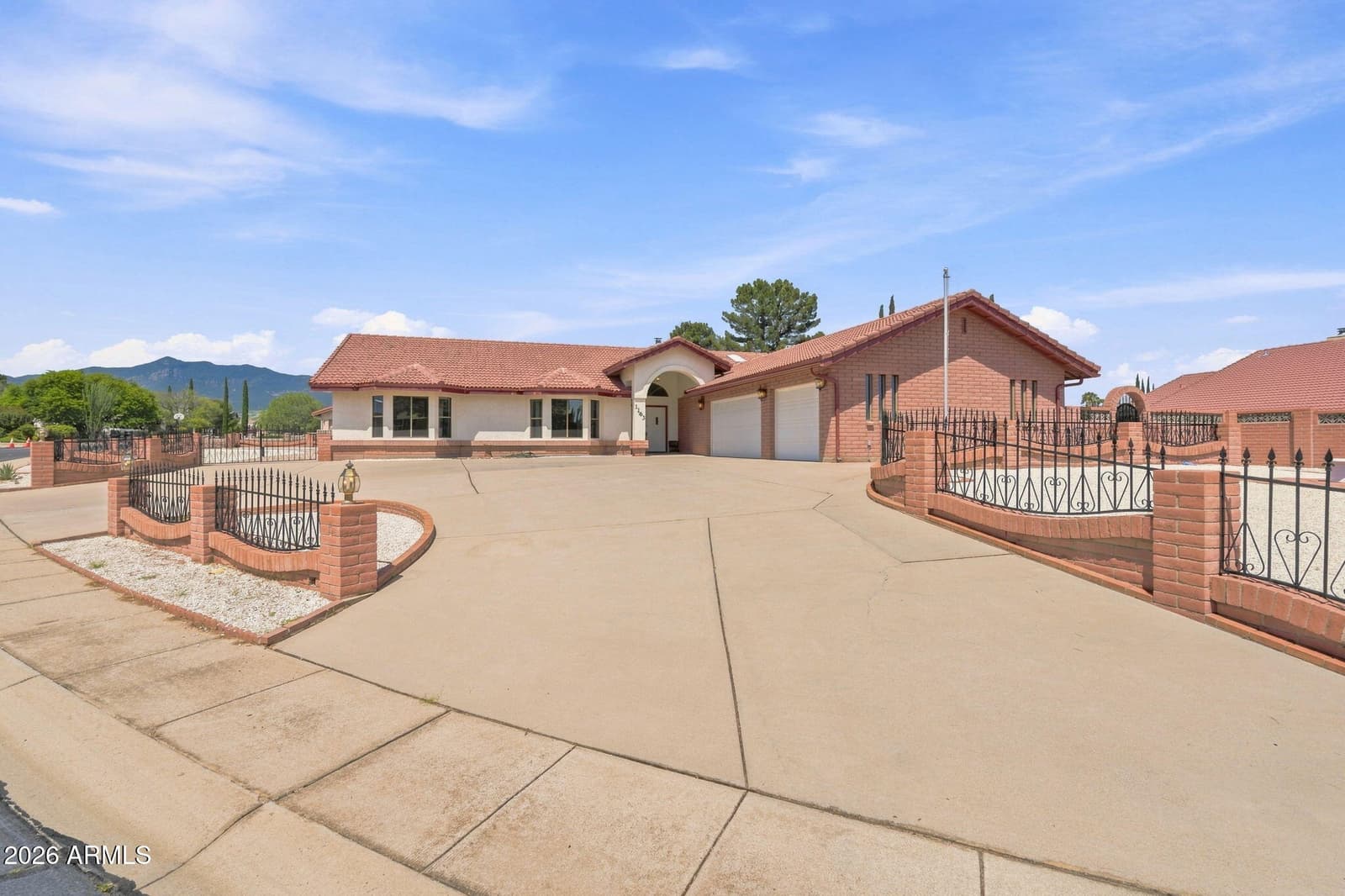 1163 EXETER Drive, Sierra Vista, AZ 85635 — photo 7 of 52