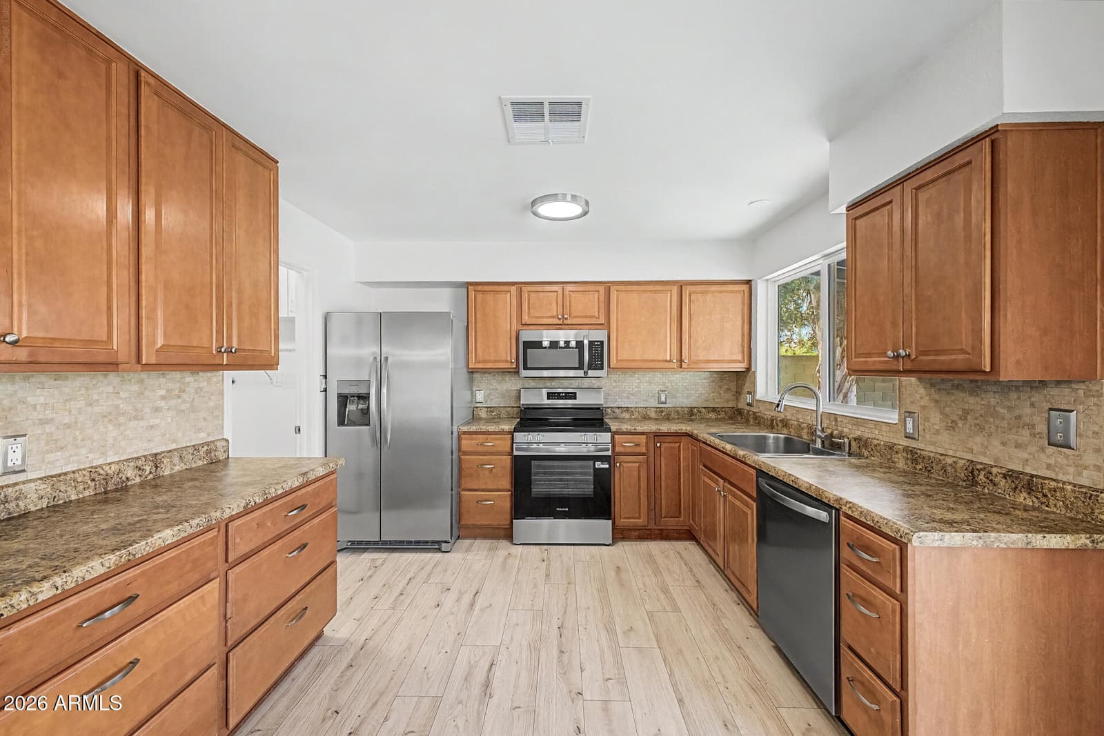 3720 W LIBBY Street, Glendale, AZ 85308 — photo 11 of 31