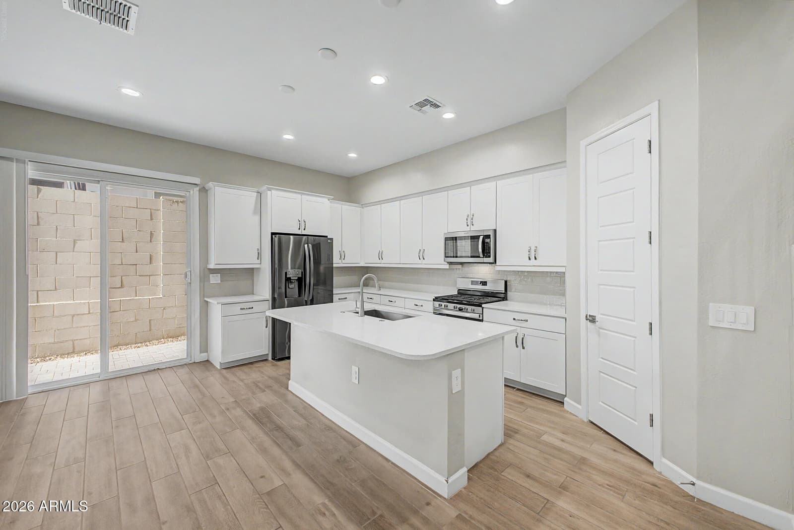 5054 E ANDERSON Drive, Scottsdale, AZ 85254 — photo 14 of 42