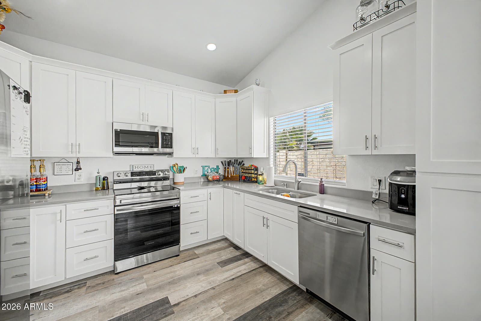 785 S PALO VERDE Drive, Apache Junction, AZ 85120 — photo 14 of 33