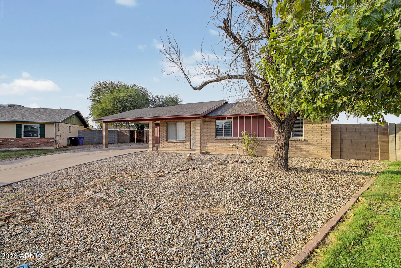 545 S GLENNWOOD Circle, Mesa, AZ 85204 — photo 5 of 33