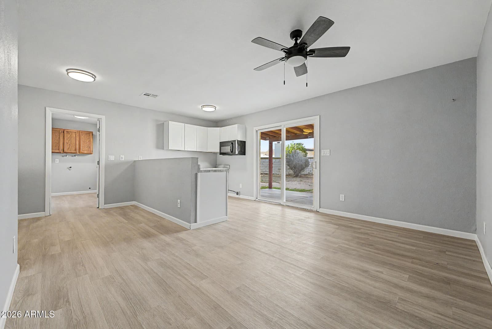 545 S GLENNWOOD Circle, Mesa, AZ 85204 — photo 11 of 33