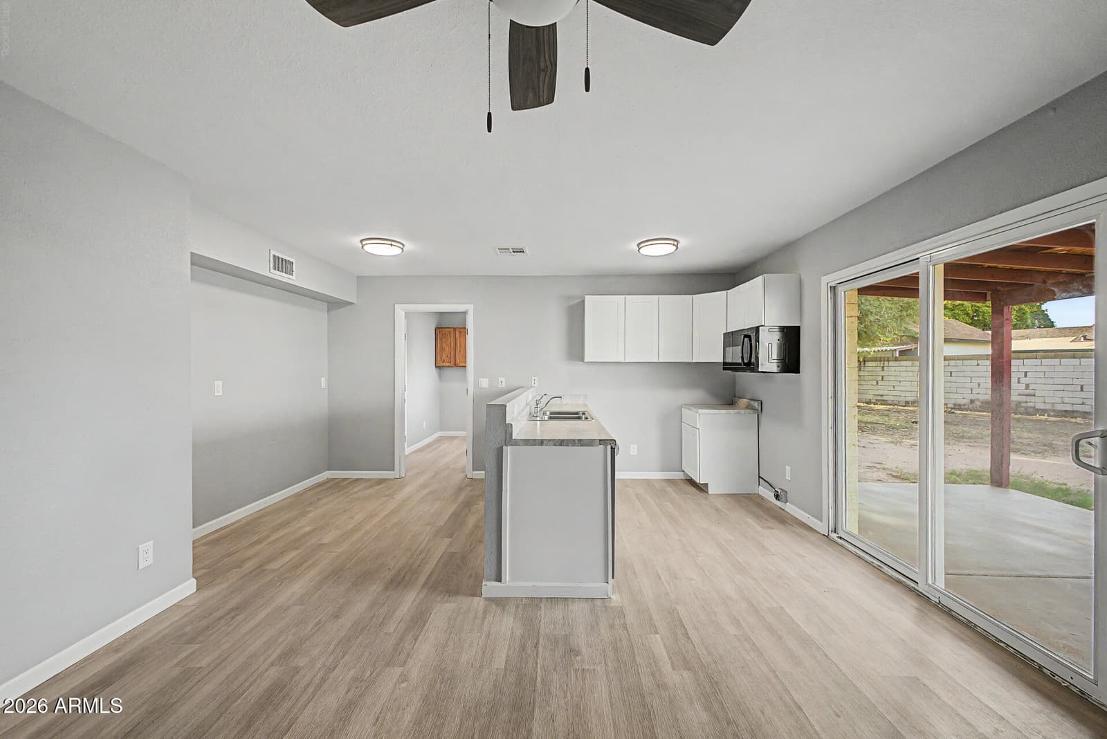 545 S GLENNWOOD Circle, Mesa, AZ 85204 — photo 14 of 33