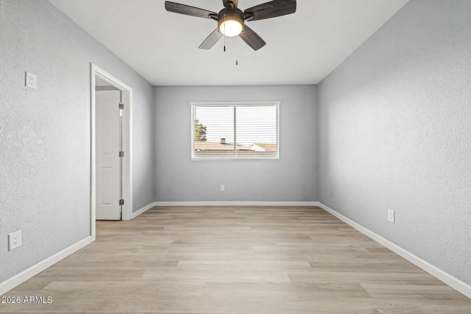545 S GLENNWOOD Circle, Mesa, AZ 85204 — photo 15 of 33