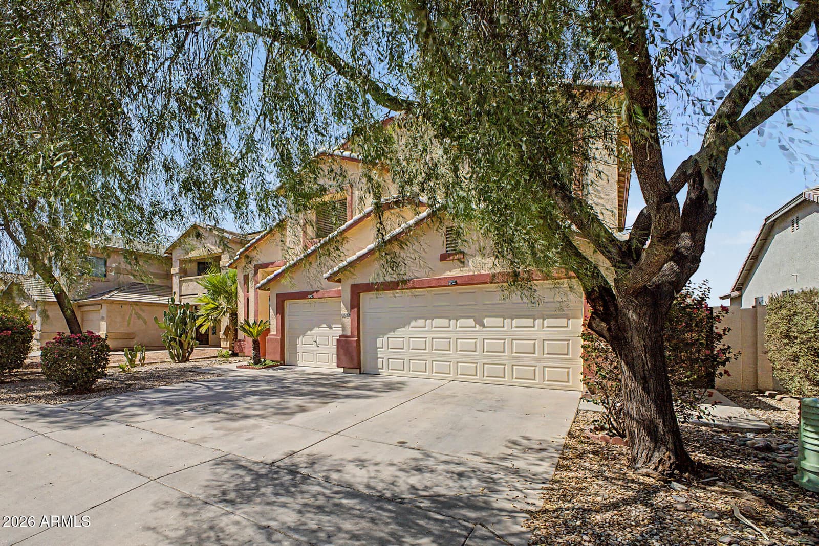 13228 W STELLA Lane, Litchfield Park, AZ 85340 — photo 2 of 40