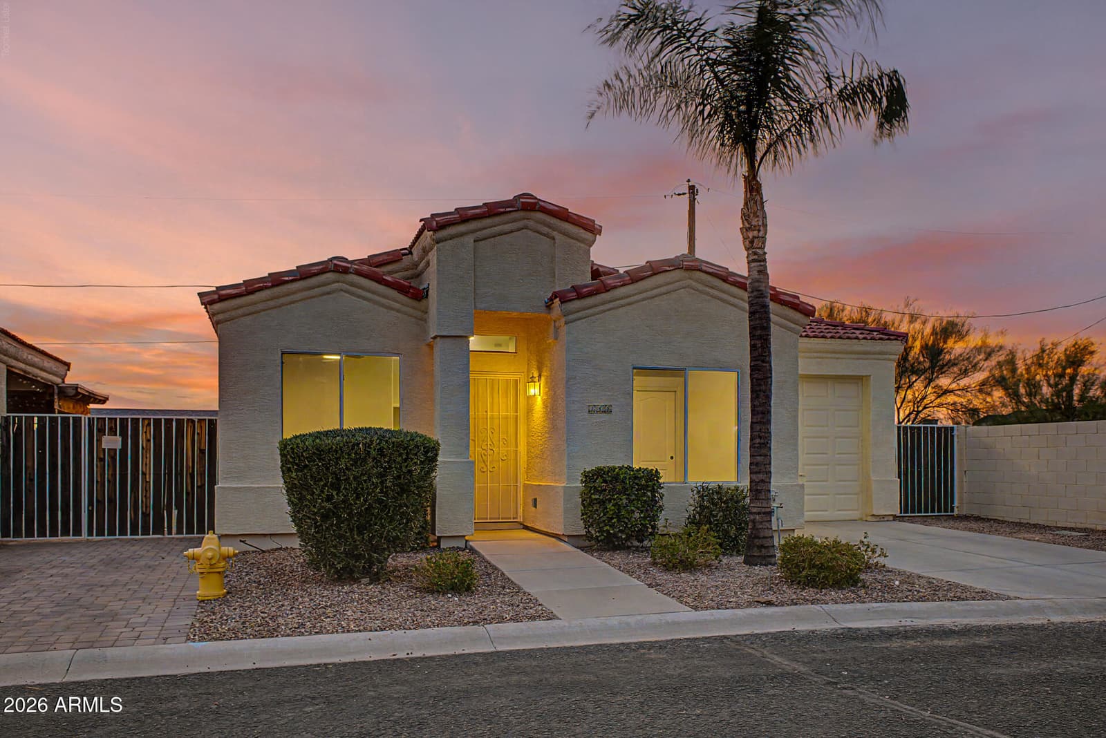 148 N WARREN Street, Mesa, AZ 85207 — photo 2 of 38