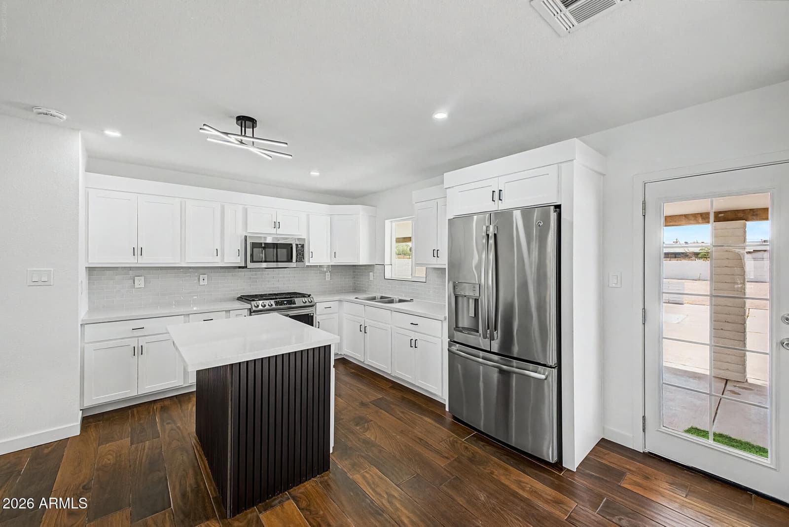 2327 E VICTORY Drive, Tempe, AZ 85288 — photo 10 of 25