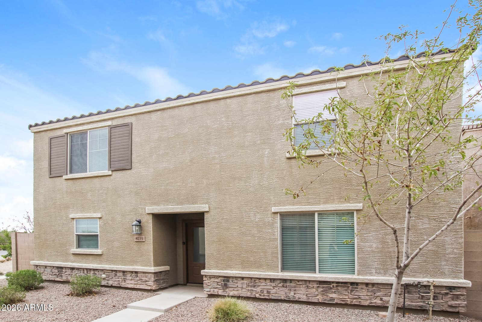 8235 W ODEUM Lane, Phoenix, AZ 85043 — photo 1 of 27