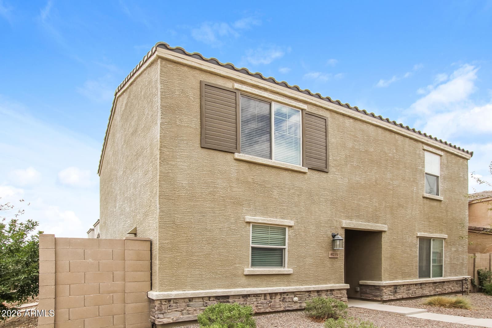 8235 W ODEUM Lane, Phoenix, AZ 85043 — photo 4 of 27