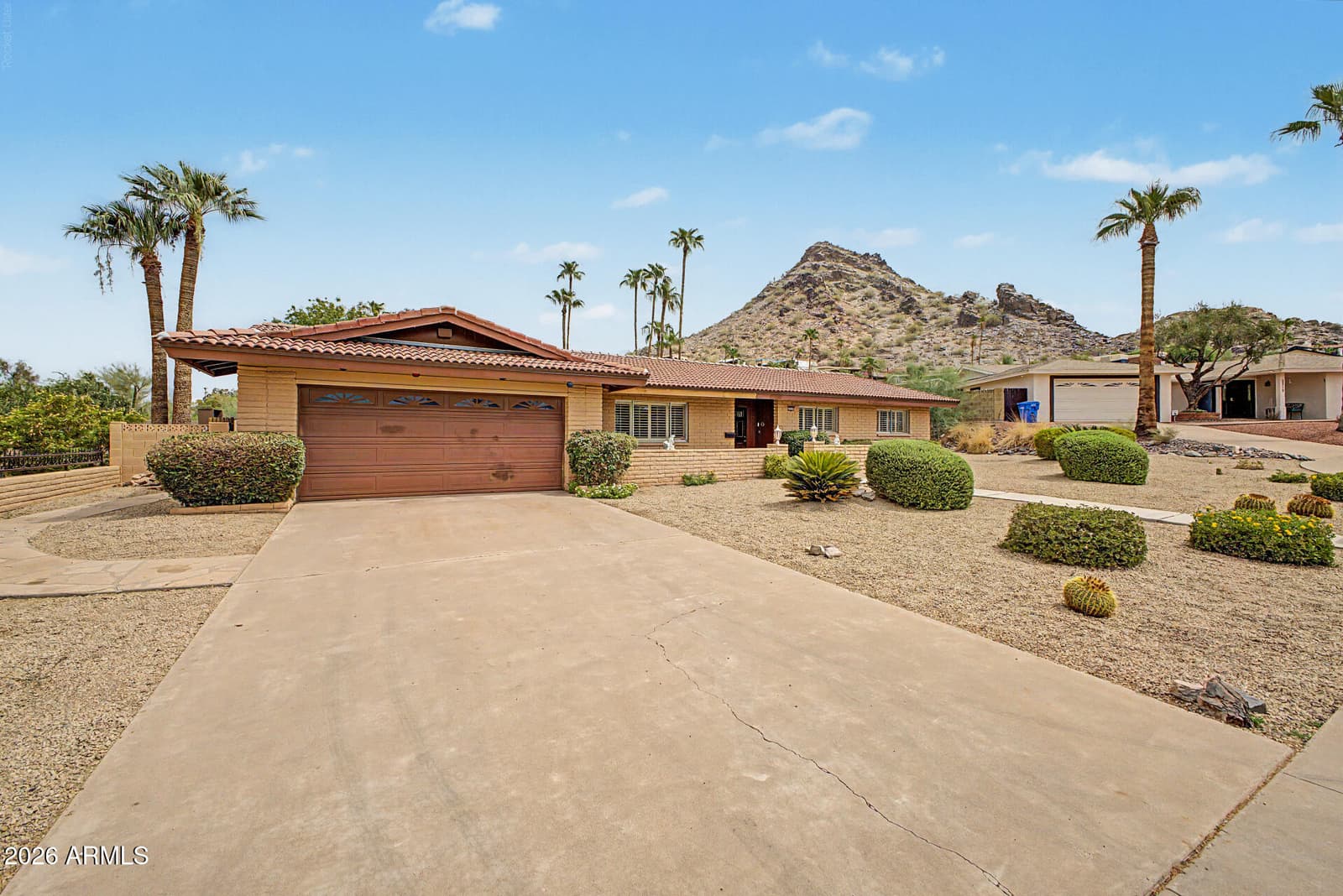 2302 E LINCOLN Circle, Phoenix, AZ 85016 — photo 2 of 36