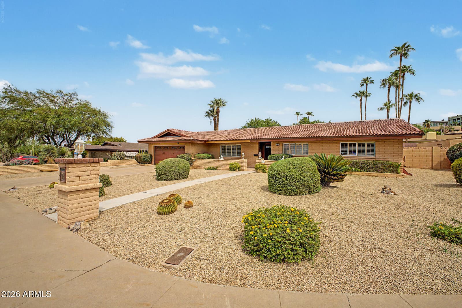 2302 E LINCOLN Circle, Phoenix, AZ 85016 — photo 3 of 36