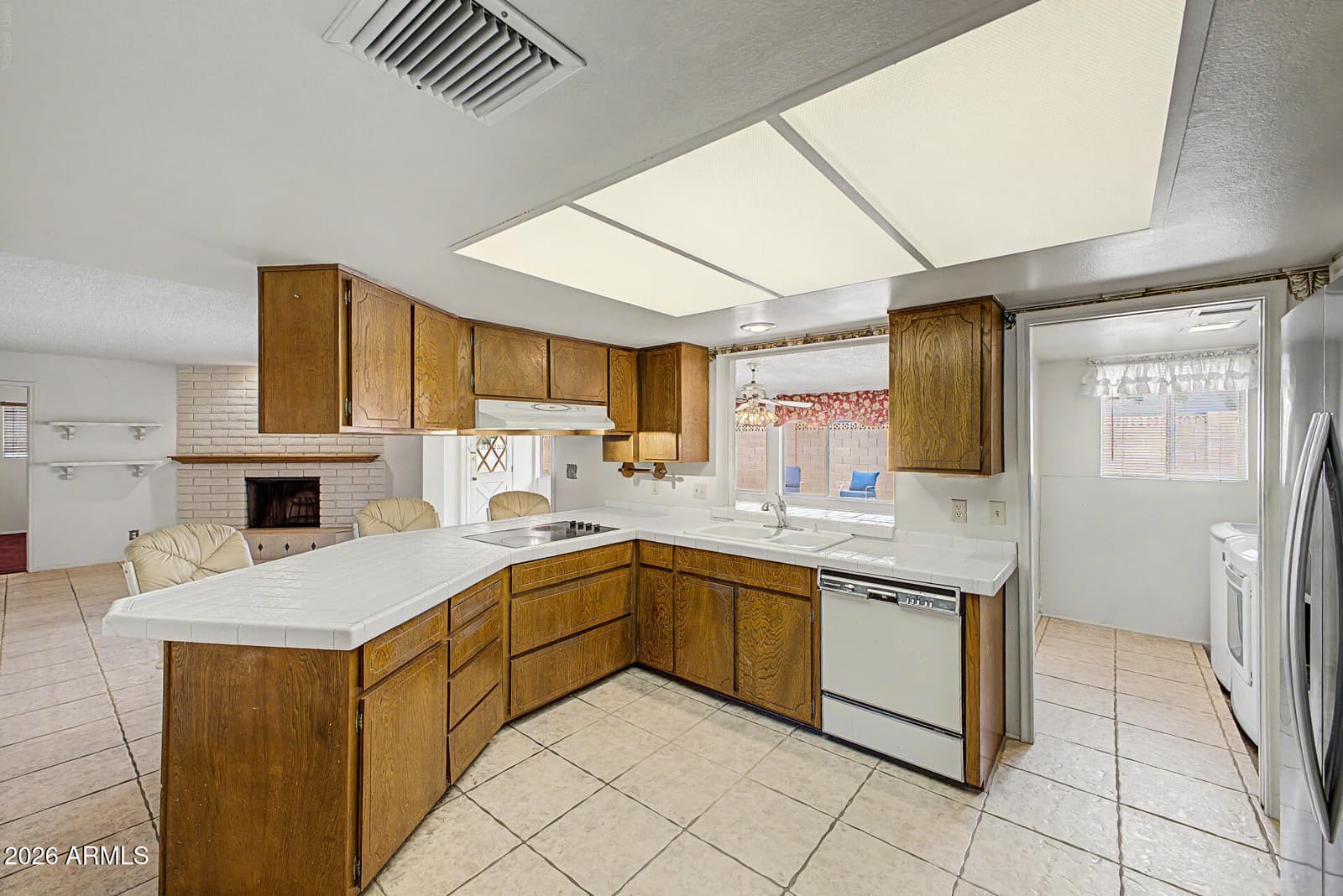2302 E LINCOLN Circle, Phoenix, AZ 85016 — photo 13 of 36