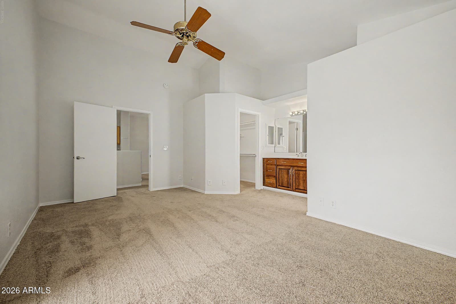 879 E HEARNE Way, Gilbert, AZ 85234 — photo 14 of 48