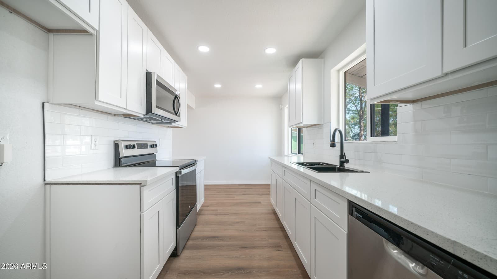 3302 W TURNEY Avenue, Phoenix, AZ 85017 — photo 5 of 26