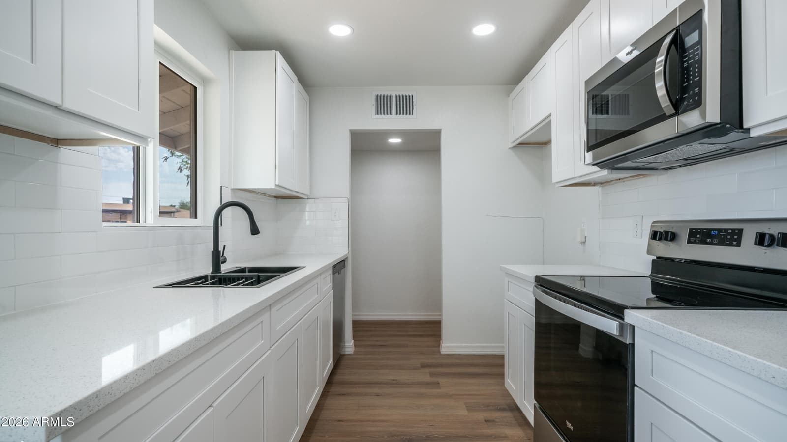 3302 W TURNEY Avenue, Phoenix, AZ 85017 — photo 7 of 26