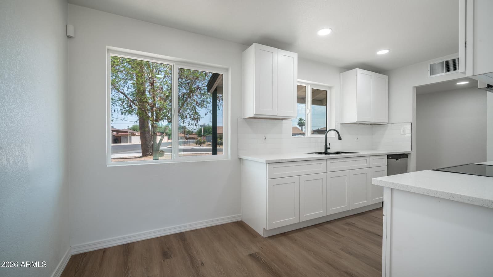 3302 W TURNEY Avenue, Phoenix, AZ 85017 — photo 8 of 26