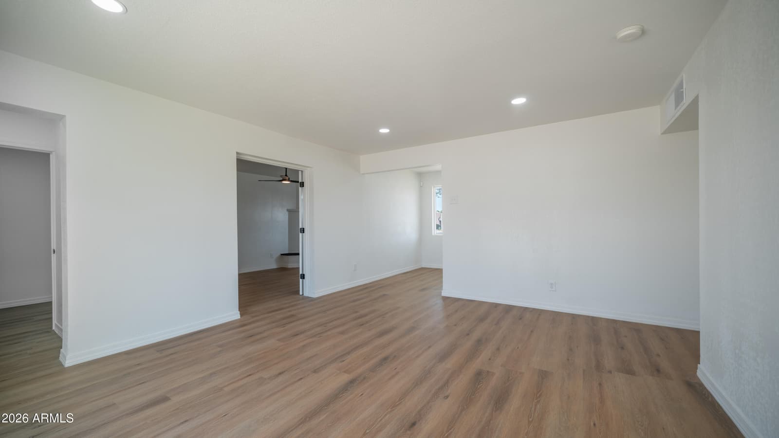 3302 W TURNEY Avenue, Phoenix, AZ 85017 — photo 10 of 26