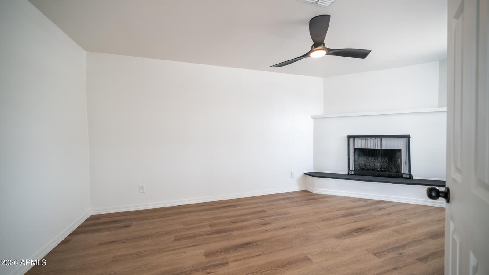 3302 W TURNEY Avenue, Phoenix, AZ 85017 — photo 11 of 26