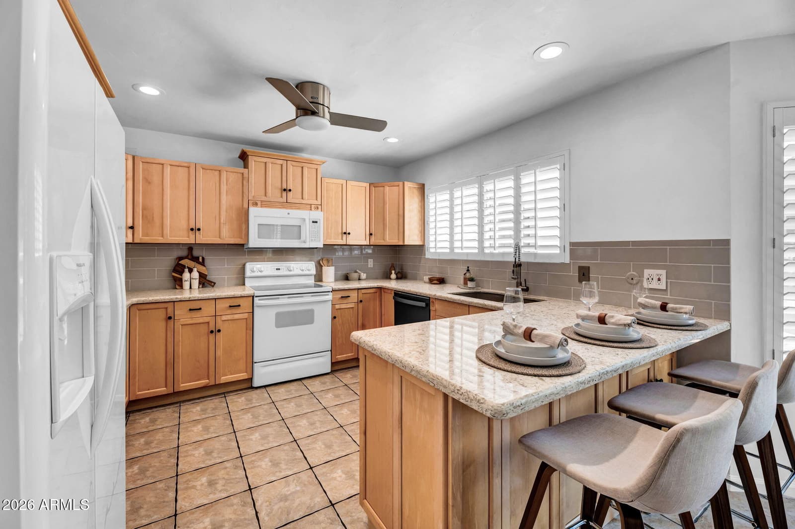 1423 E MONTE CRISTO Avenue, Phoenix, AZ 85022 — photo 8 of 24