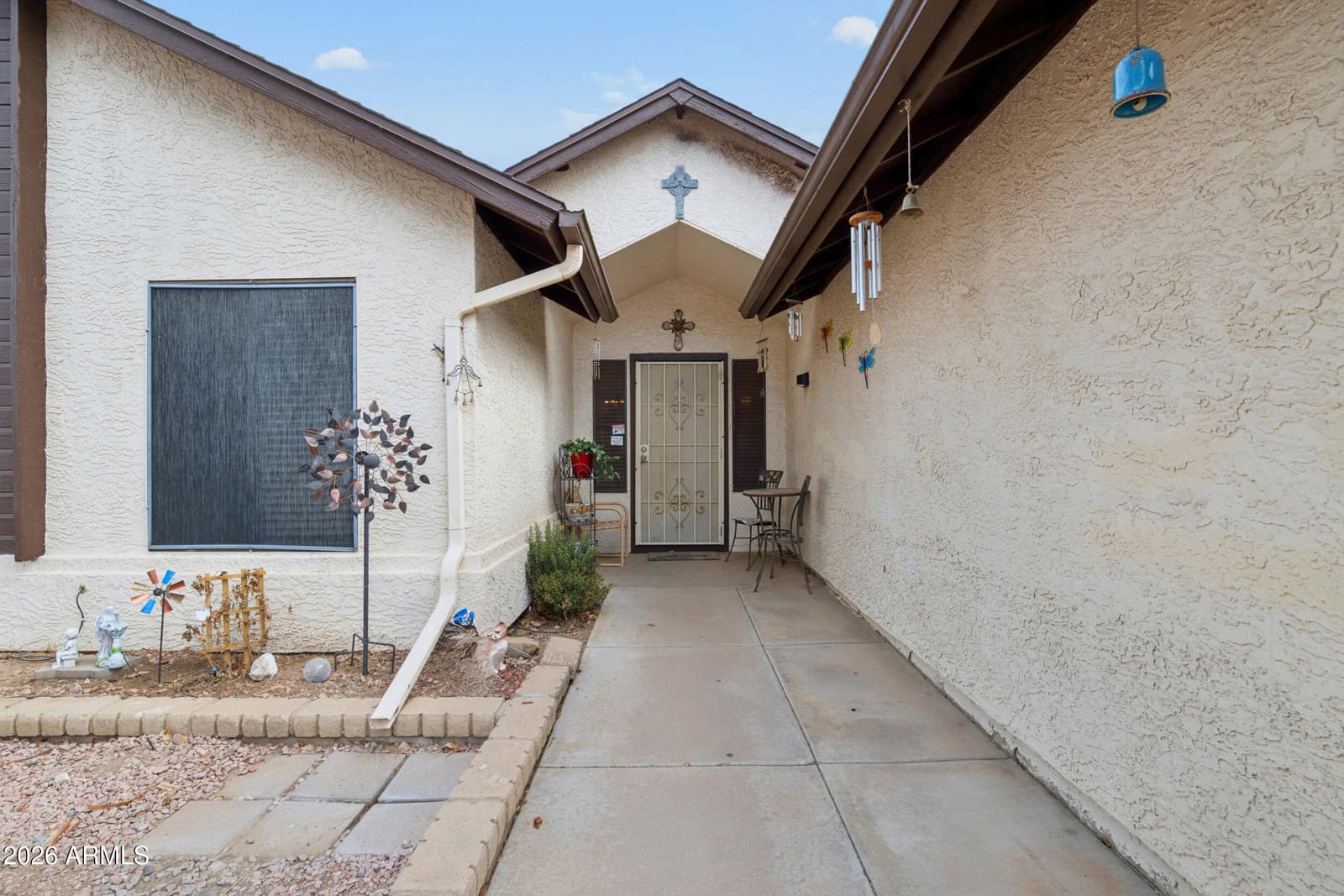 5138 W DIANA Avenue, Glendale, AZ 85302 — photo 7 of 40