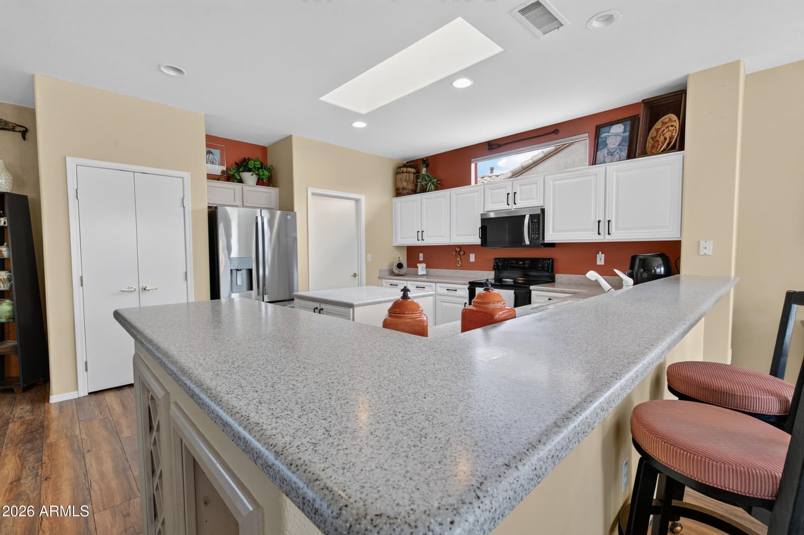 16263 W ESCONDIDO Court W, Surprise, AZ 85374 — photo 8 of 39