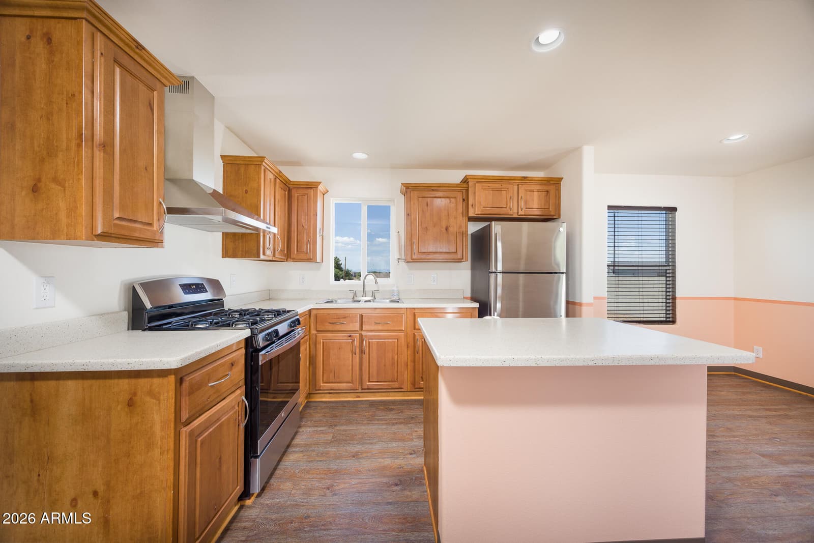 692 W PONY EXPRESS Lane, Benson, AZ 85602 — photo 5 of 27