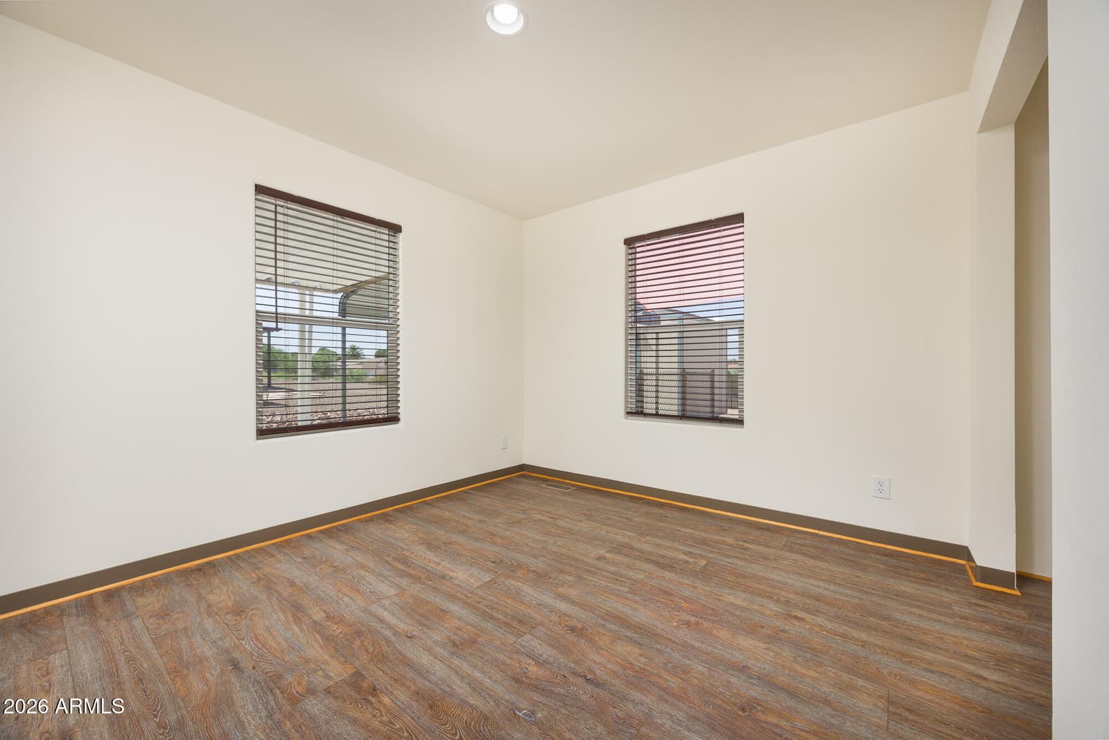 692 W PONY EXPRESS Lane, Benson, AZ 85602 — photo 12 of 27