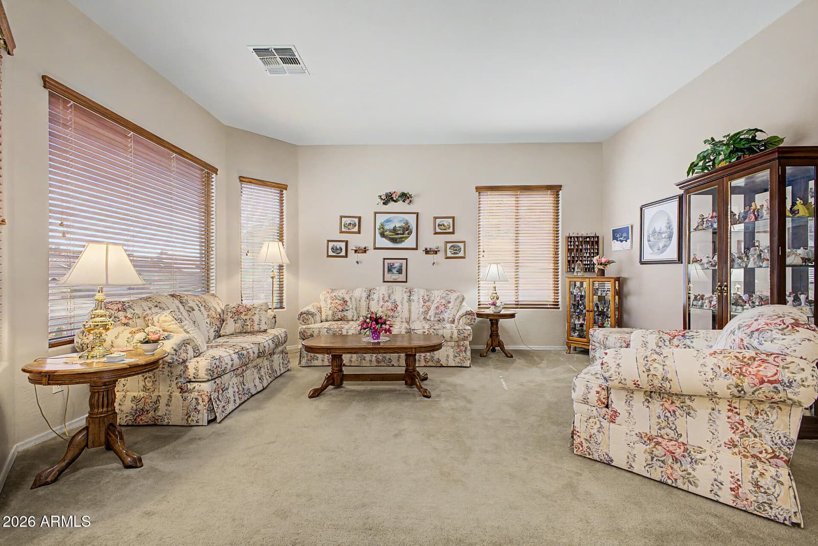 9728 E GOLDEN Street, Mesa, AZ 85207 — photo 6 of 42