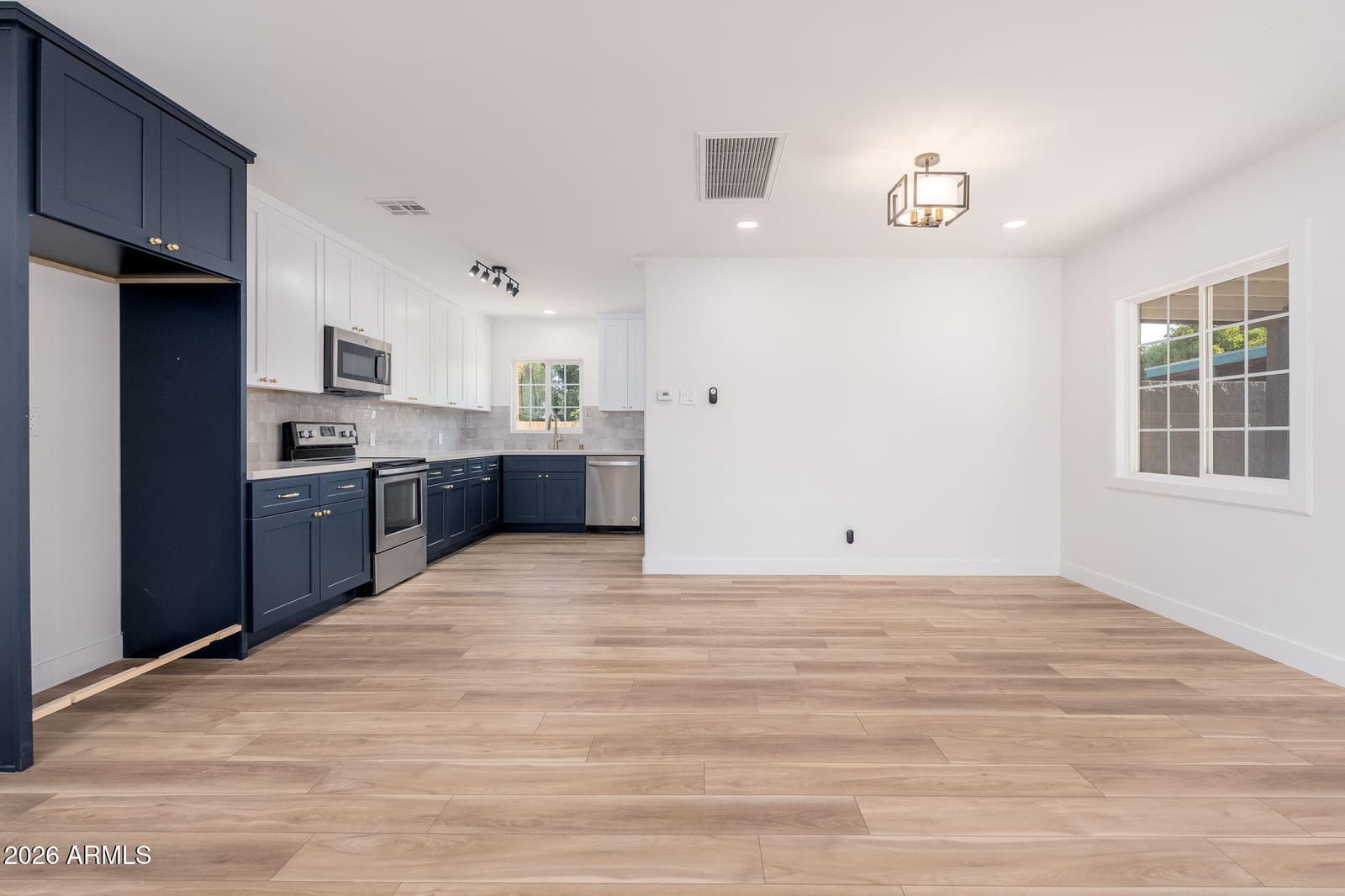 6329 W OCOTILLO Road, Glendale, AZ 85301 — photo 12 of 29