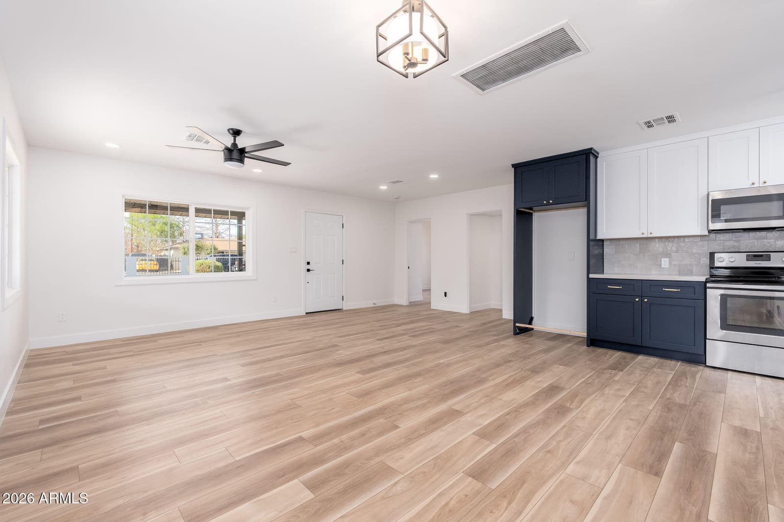 6329 W OCOTILLO Road, Glendale, AZ 85301 — photo 11 of 29