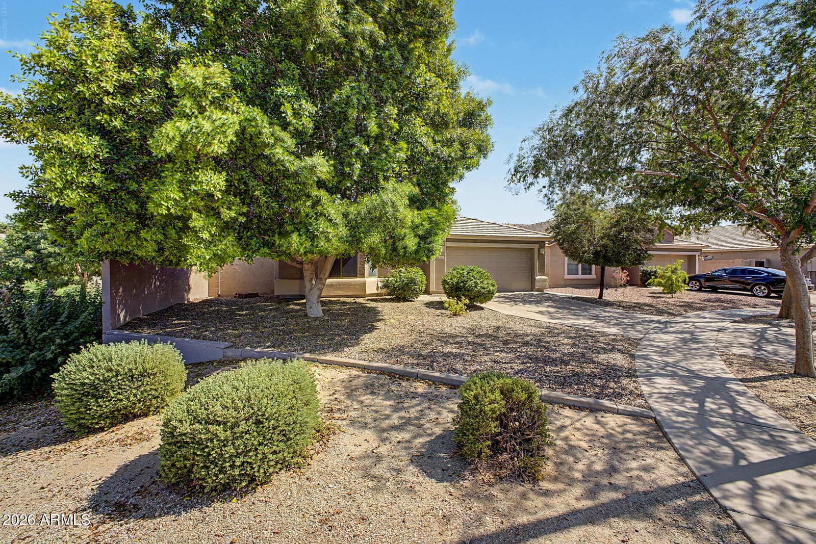 1743 E BRANHAM Lane, Phoenix, AZ 85042 — photo 5 of 44