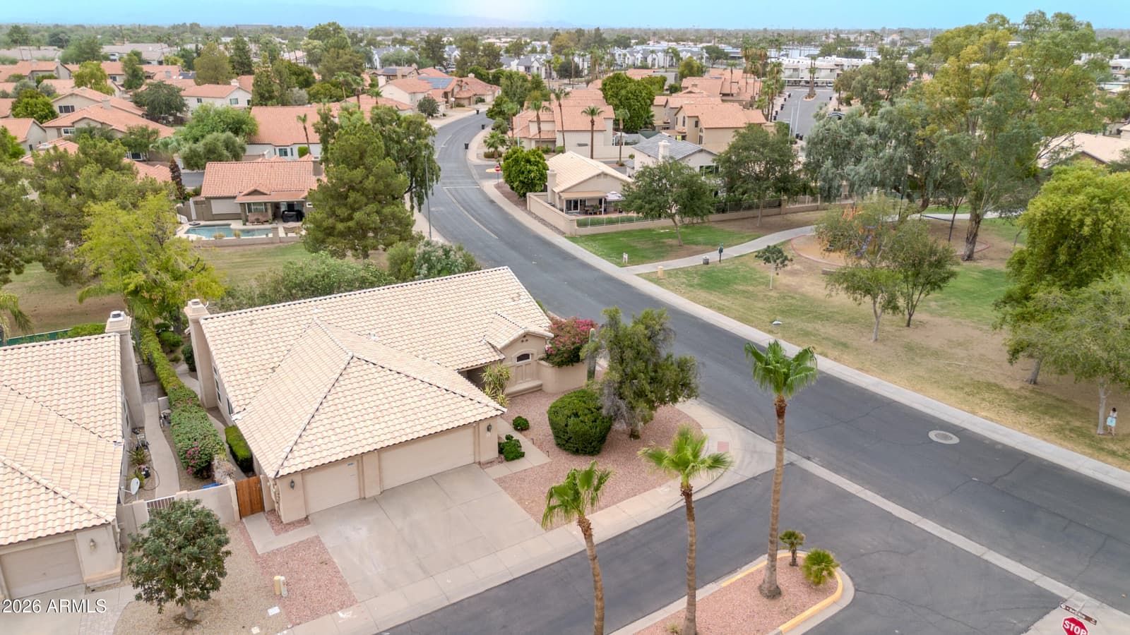 724 N ASH Drive, Chandler, AZ 85224 — photo 7 of 54