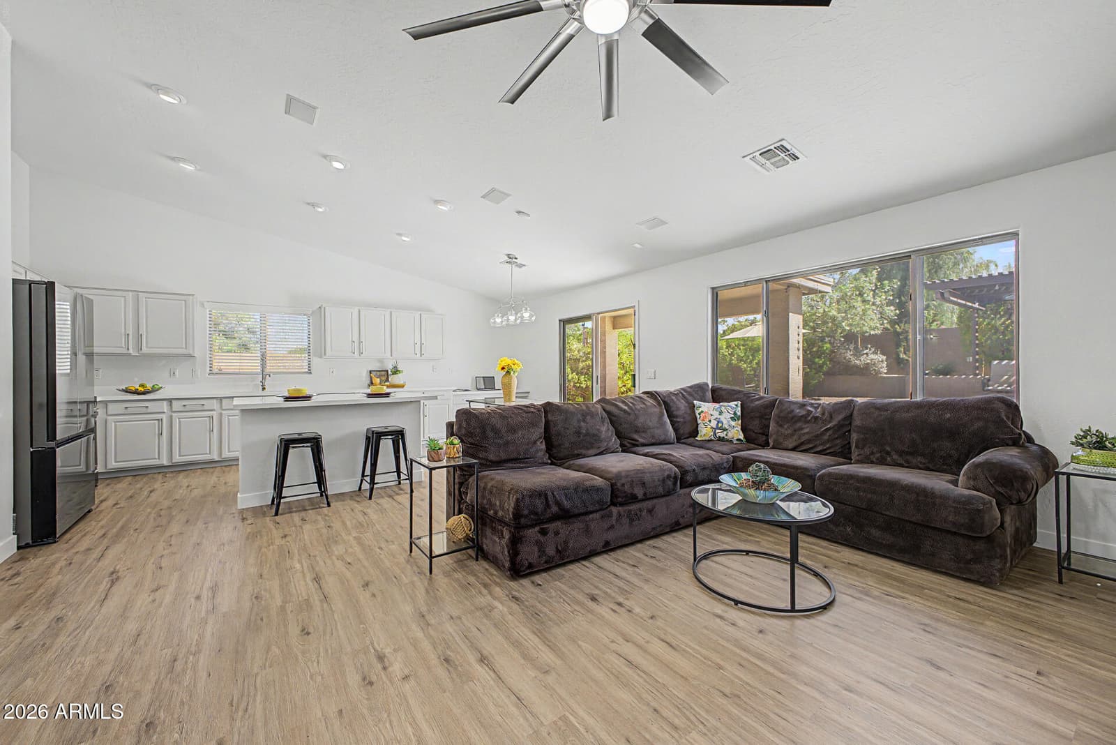 1743 E BRANHAM Lane, Phoenix, AZ 85042 — photo 12 of 44