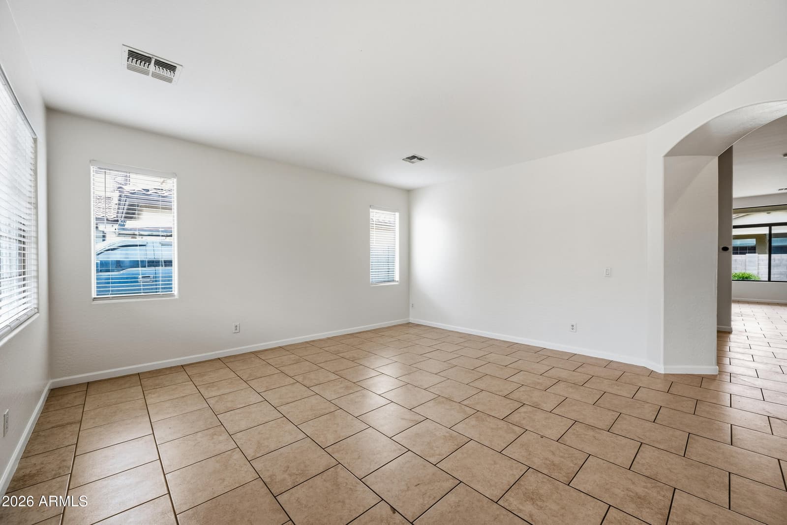 8771 W GARDENIA Avenue, Glendale, AZ 85305 — photo 5 of 69