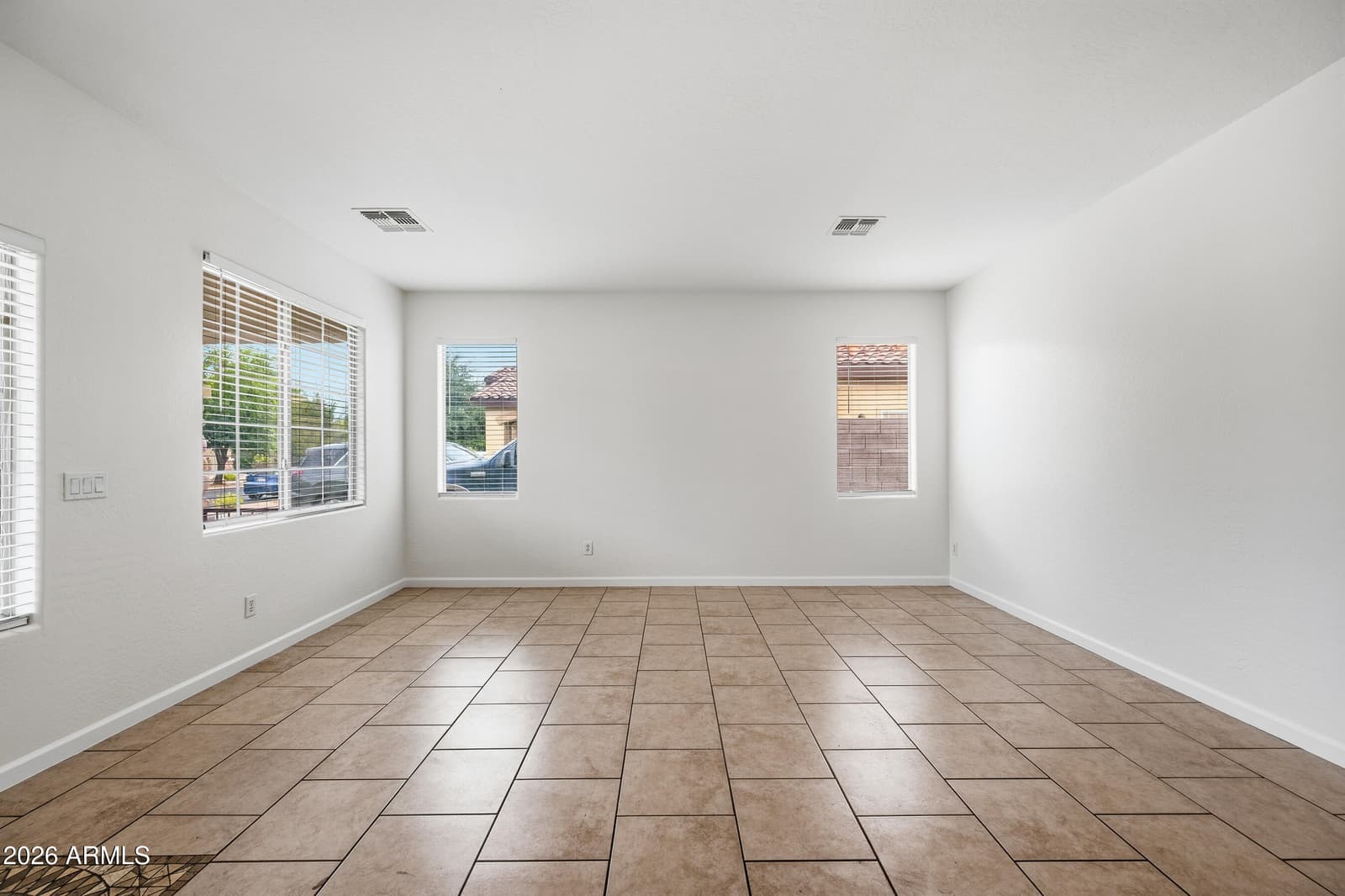 8771 W GARDENIA Avenue, Glendale, AZ 85305 — photo 10 of 69