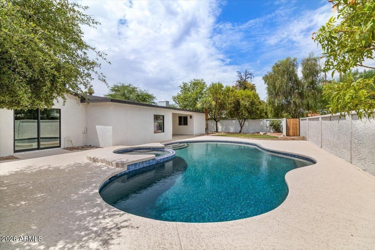 3926 E LAUREL Lane, Phoenix, AZ 85028 — photo 27 of 29