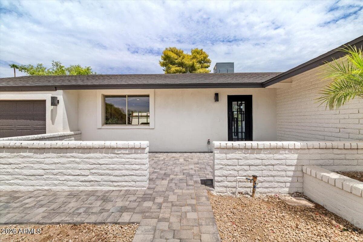 3926 E LAUREL Lane, Phoenix, AZ 85028 — photo 3 of 29