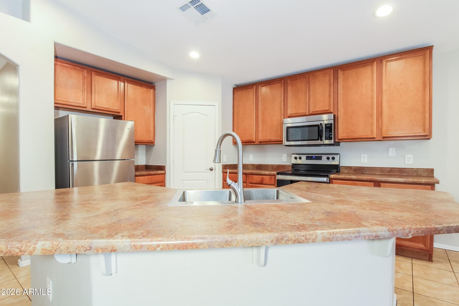 2537 W DARREL Road, Phoenix, AZ 85041 — photo 7 of 15